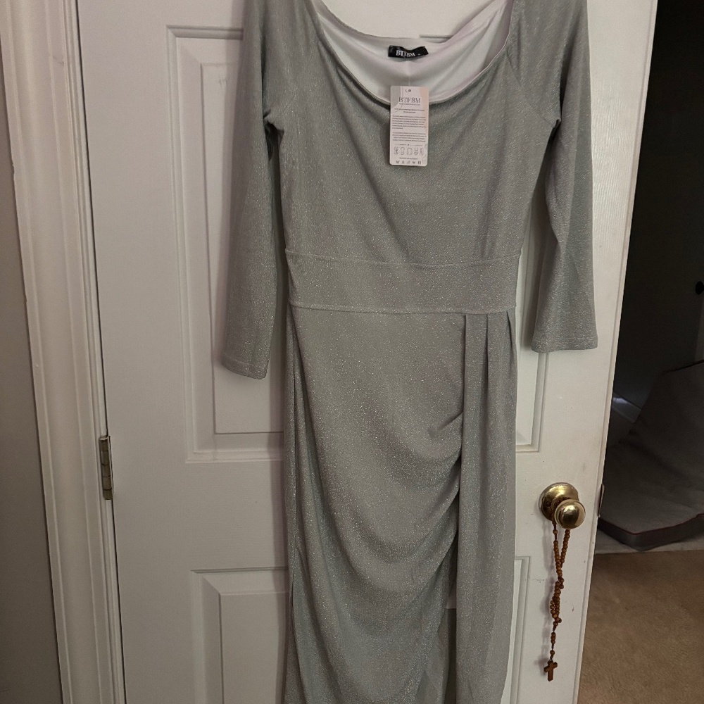 NWT BTFBM Silver Glitter Off the Shoulder L/S Slinky Dress Size M